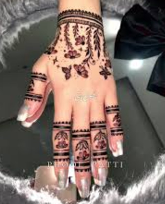 Asthetic Mehendi Design